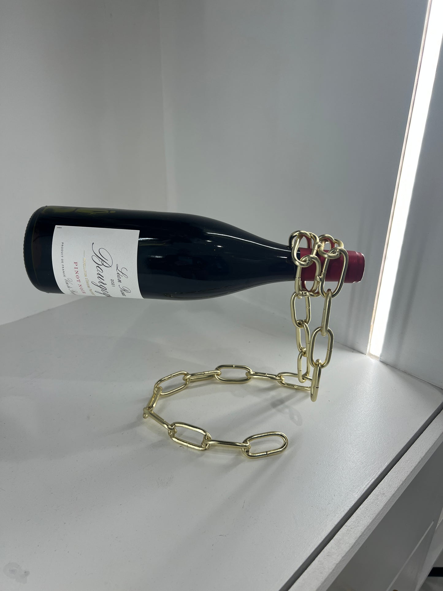 Gold Chain Floating Wine Bottle Holder